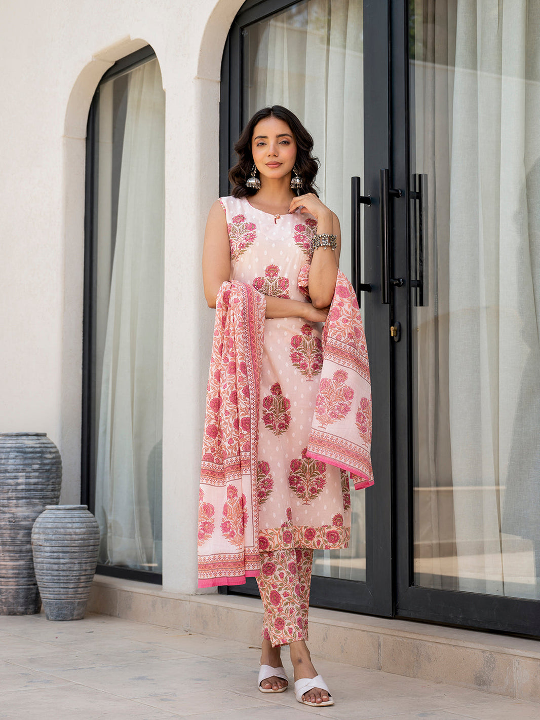 Divena Pink Floral Printed Cotton Straight Fit Kurta Pant Set