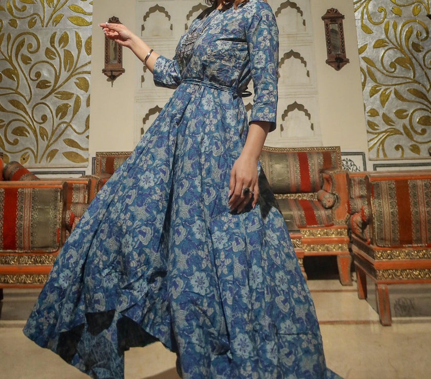 Divena Indigo Blue High Low Flared Kurta with Belt - divenaworld.com