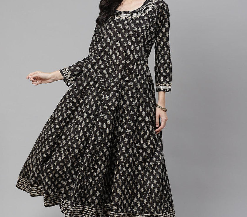 Divena Women Black Floral Print Flared Kurta - divena world