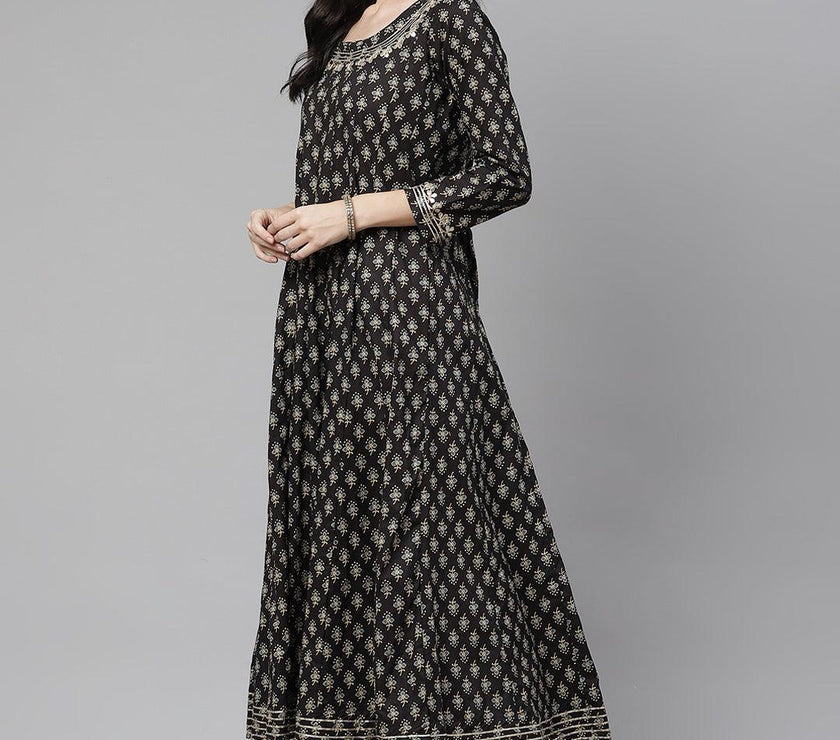 Divena Women Black Floral Print Flared Kurta - divena world