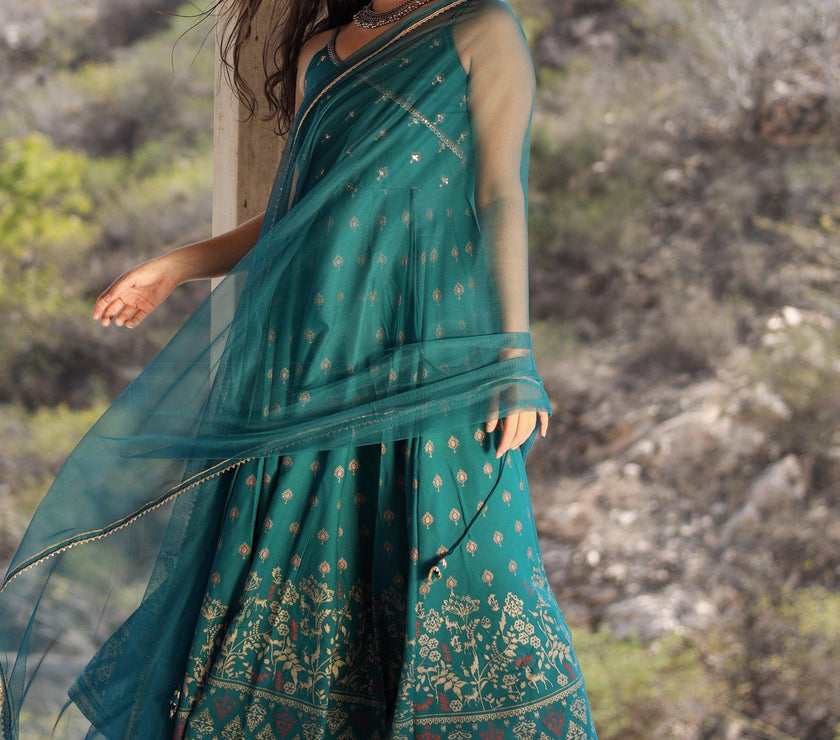 Divena Rama green Rayon Shoulder Strip Anarkali Kurta with Net Dupatta - divenaworld.com