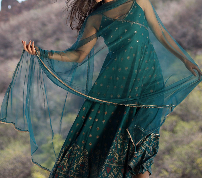 Divena Rama green Rayon Shoulder Strip Anarkali Kurta with Net Dupatta - divenaworld.com