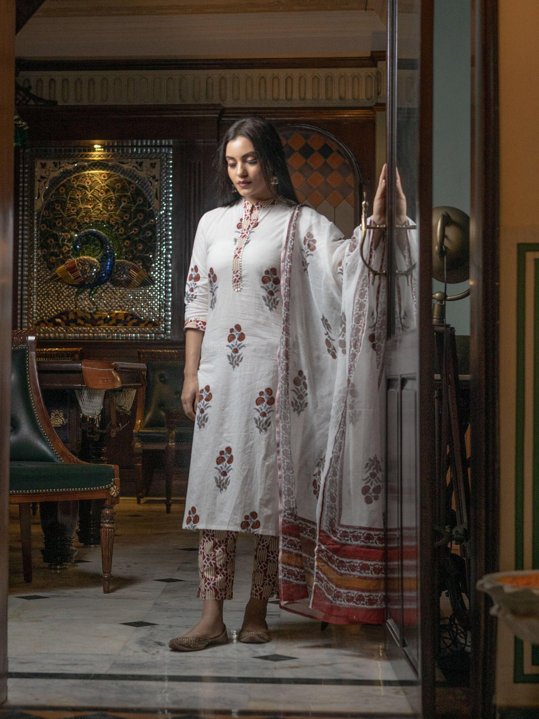 Divena White cotton Kurta Pant set with Dupatta - divenaworld.com