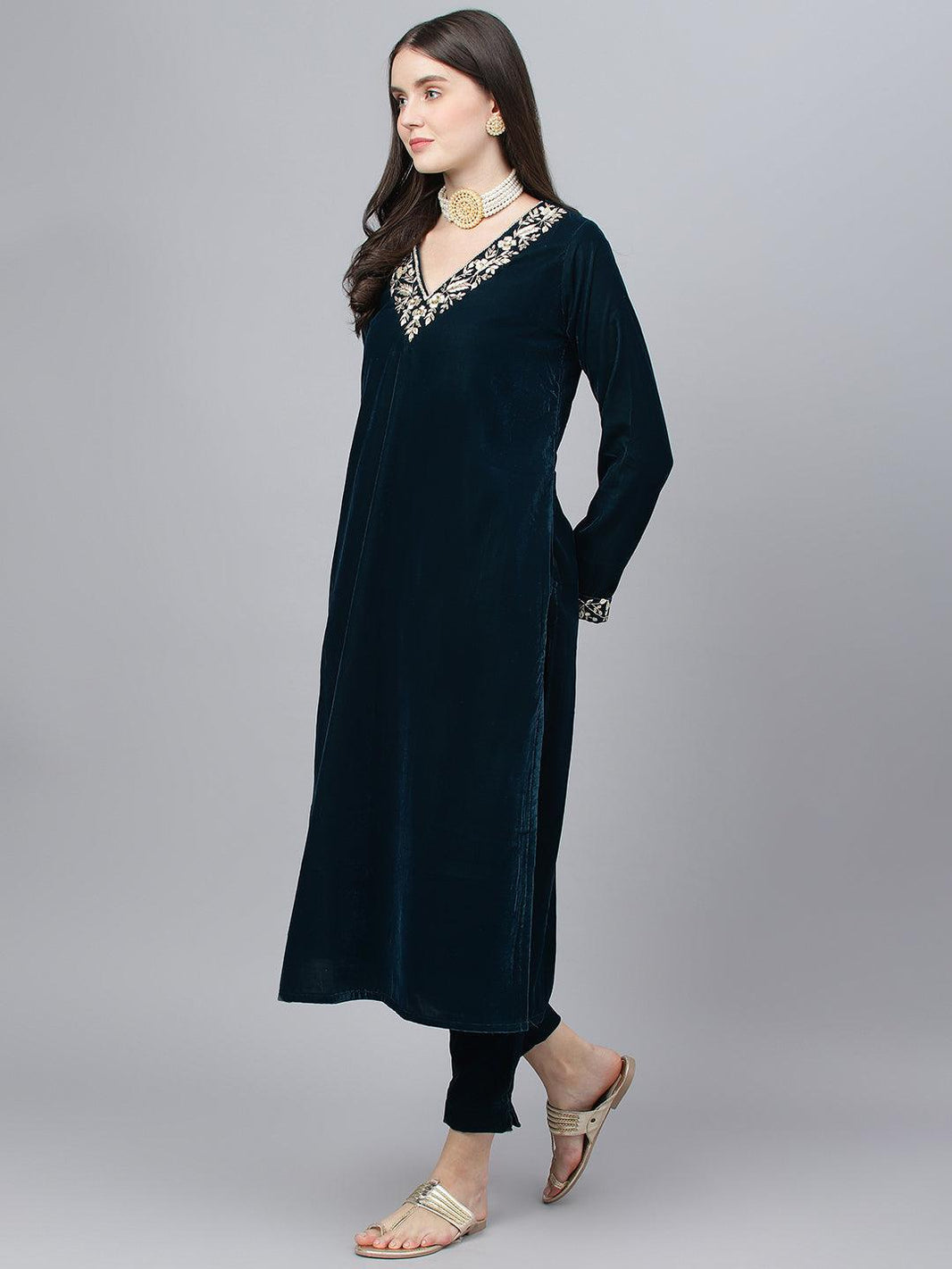 Divena Teal Green Velvet hand work Kurta pant With Organza Dupatta set - divena world