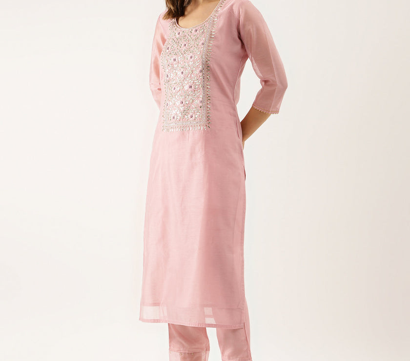 Pink Embroidered Chanderi Kurta with trouser & Organza Dupatta