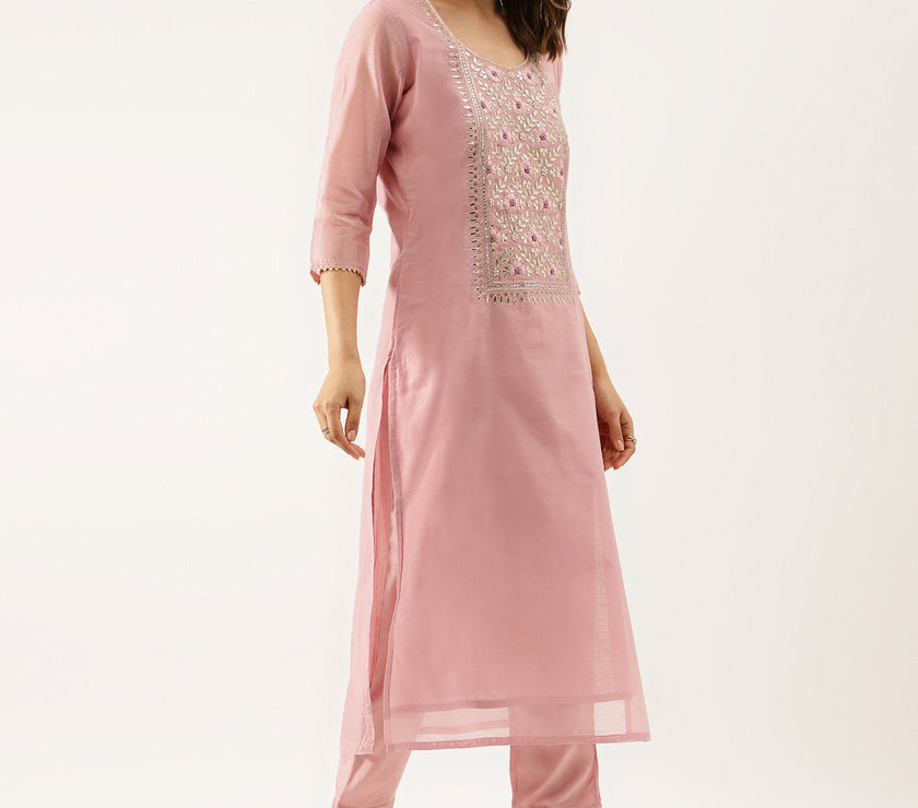 Pink Embroidered Chanderi Kurta with trouser & Organza Dupatta