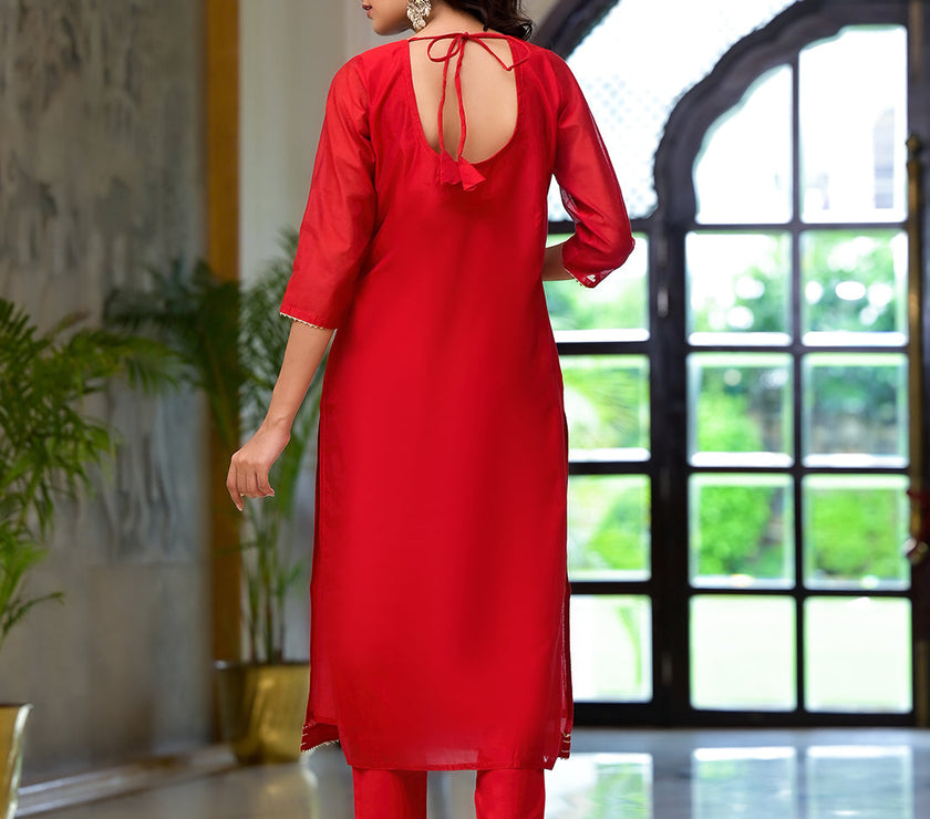 Divena Red Embroidered Chanderi Silk Kurta pants with Banarashi Dupatta