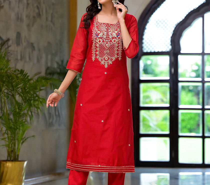 Divena Red Embroidered Chanderi Silk Kurta pants with Banarashi Dupatta