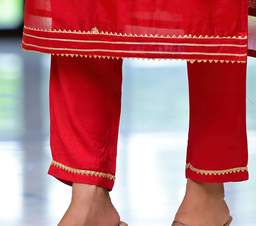 Divena Red Embroidered Chanderi Silk Kurta pants with Banarashi Dupatta