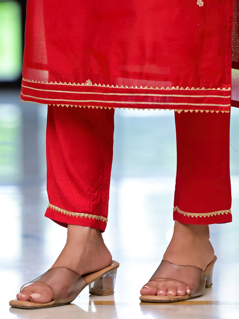 Divena Red Embroidered Chanderi Silk Kurta pants with Banarashi Dupatta